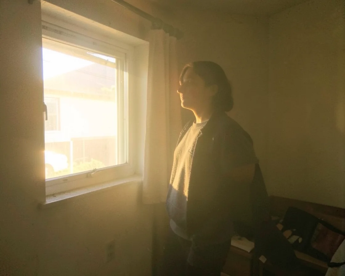 Afternoon Glare — Flux AI prompt